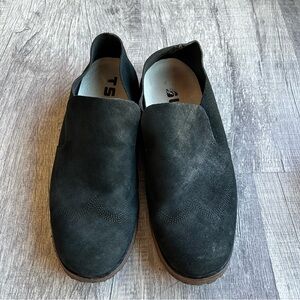 Tsubo Men's Slip On Distressed Suede Leather Shoes Black Size 10